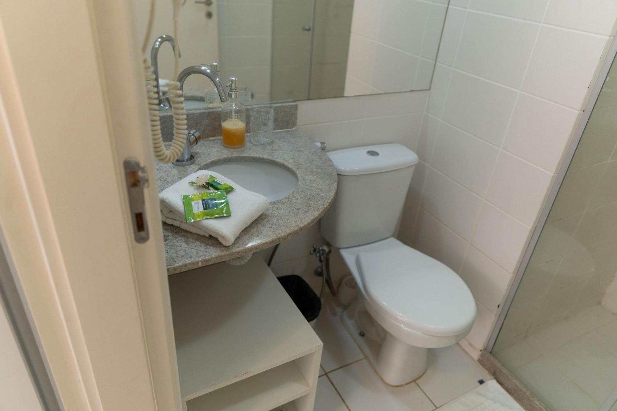 F1103 Fc Flat Area Proximo O Consulado Apartment Brasilia